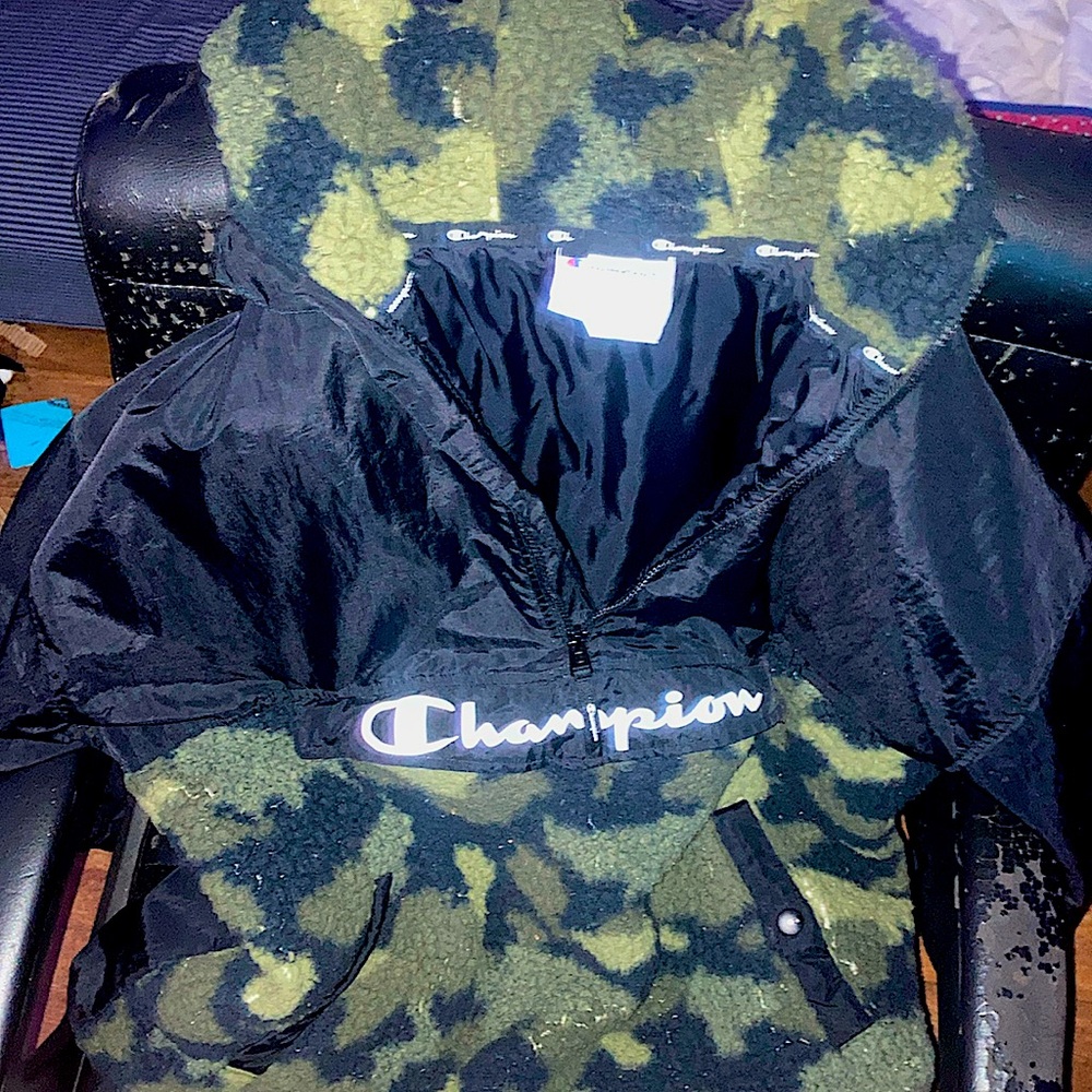 I’m selling this champion jacket i haven’t worn it in a while and winter is soon